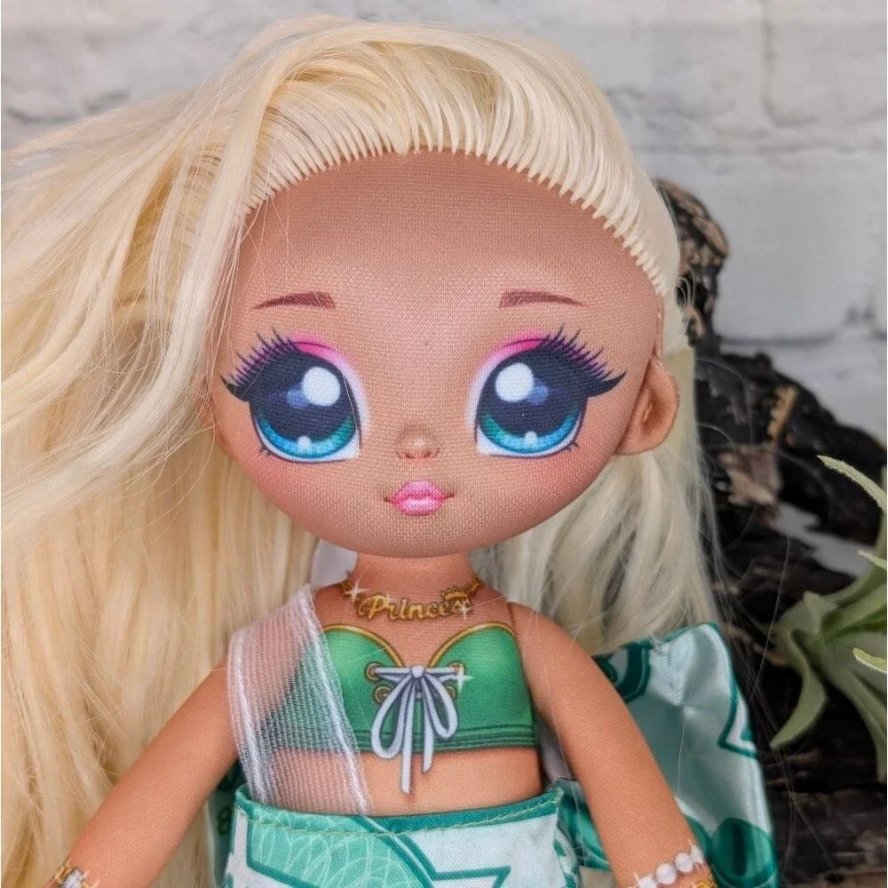 Na! Na! Na! Surprise Teens Carmen Linda Doll